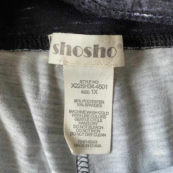 Sho Sho Women's Black / White Streaks Yoga Shorts Size 1X - Picture 2 of 9